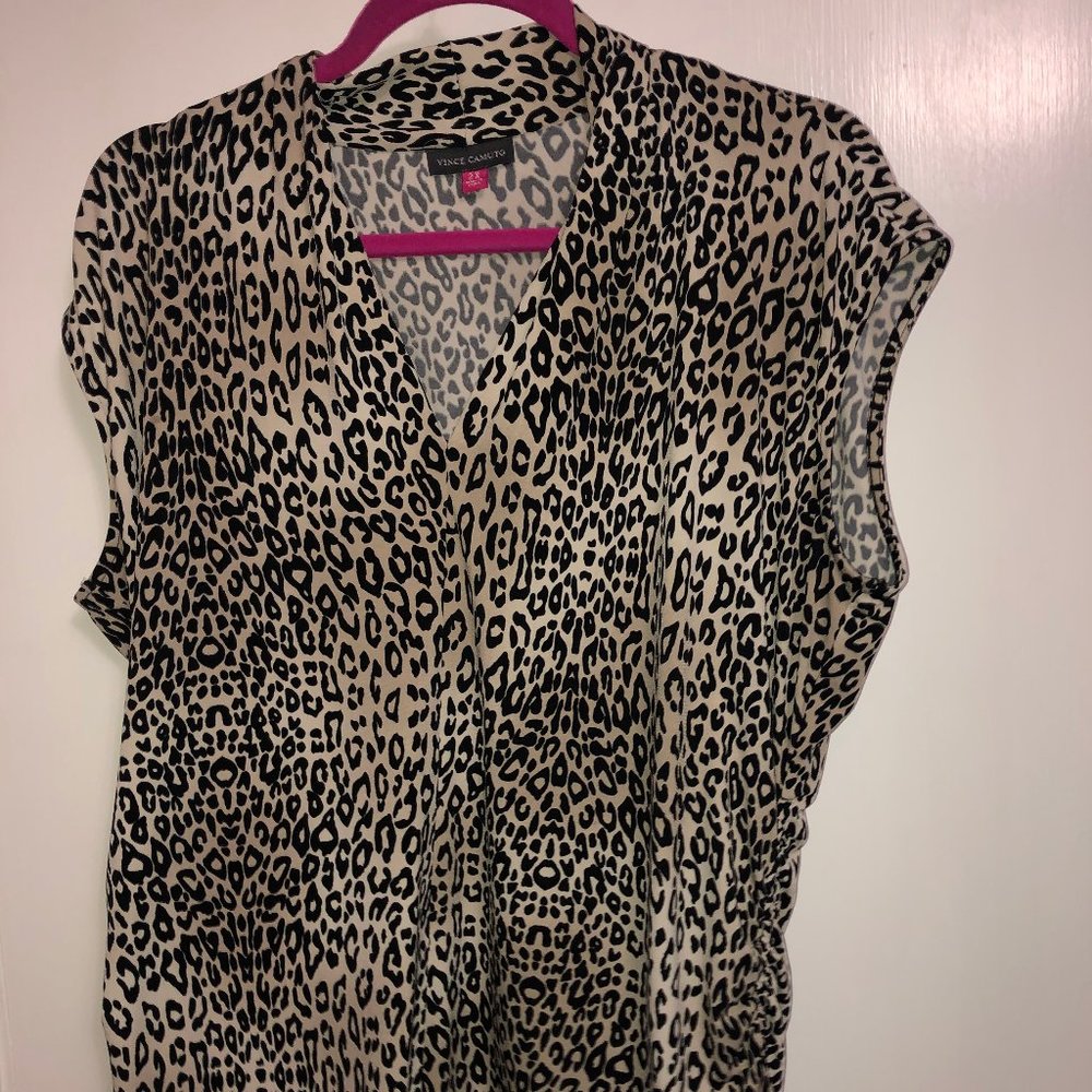 Vince Camuto Sleeveless leopard print Blouse